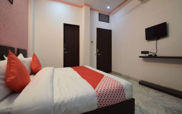 OYO 19789 Kiran Palace
