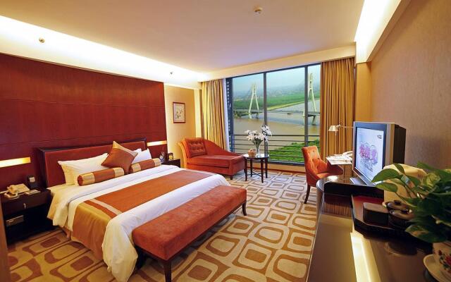 Runyang Huanlong Hotel