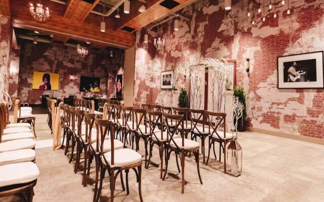 Whitney Peak Hotel Reno, Tapestry Collection by Hilton