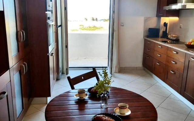 Theasis Apartments