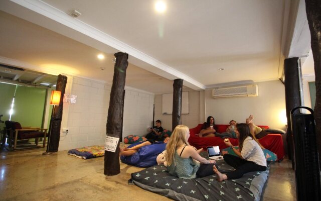Asylum Cairns Hostel
