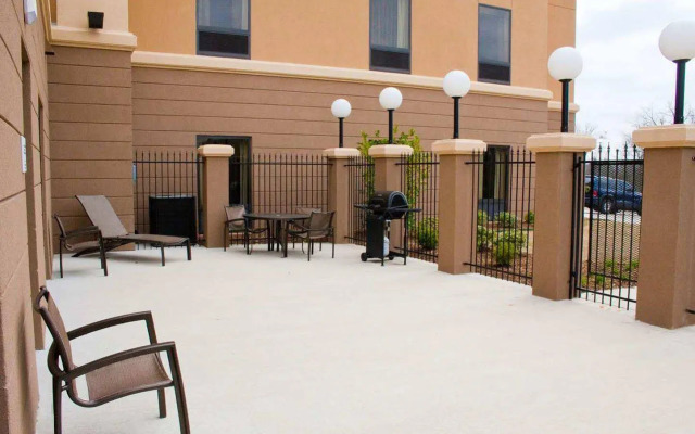 Hampton Inn and Suites Pine Bluff