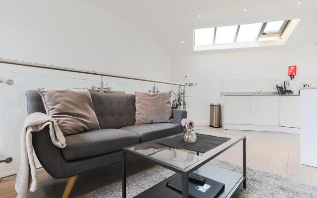Trafalgar Square Apartments
