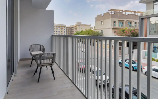 Waves - Luxury Meets Comfort Modern 1