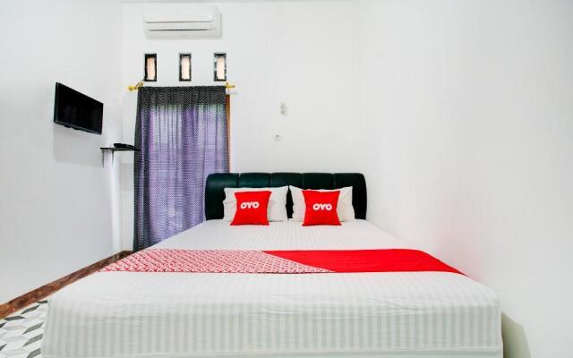 OYO 3748 Rn Syariah Guest House