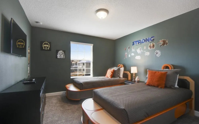 Charming Vacation Townhome with Pool CG1576