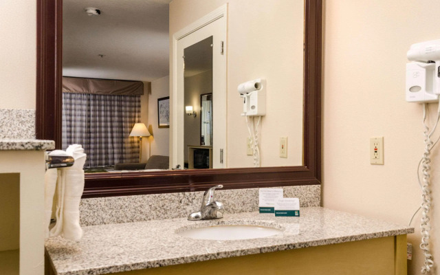 Quality Inn & Suites Lathrop - South Stockton