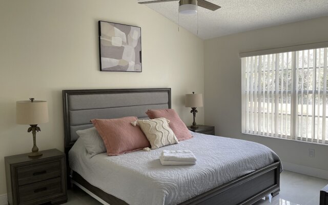 Elegant & Luxury Apartment Close Disney