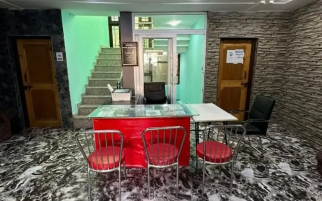 Goroomgo Hotel Zulfikar Srinagar