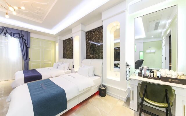 Myeongpum Drive-in Hotel