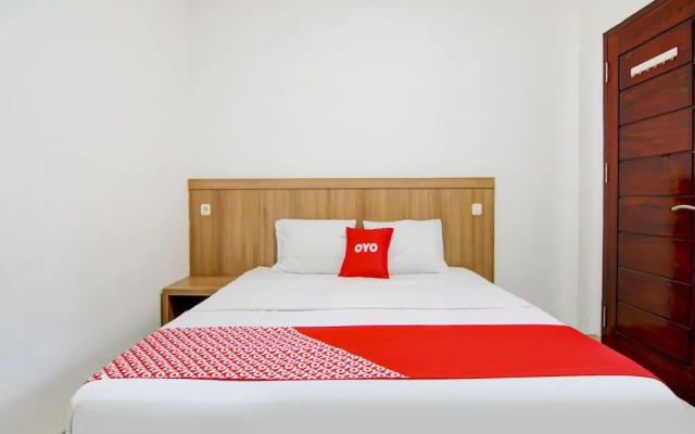 The Shine Residence by OYO Rooms