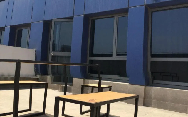 Warner Beijing SunThirsty Apartment