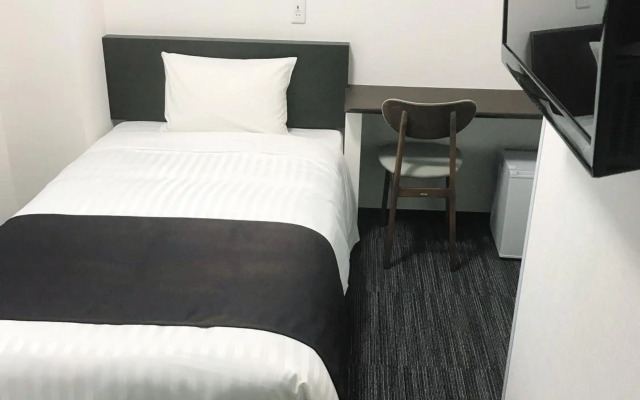 Shimbashi Urban Hotel