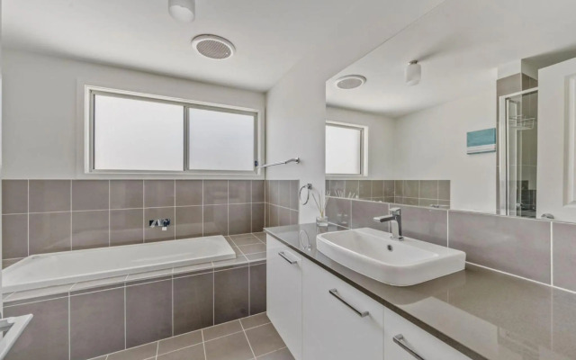 SEA MIST Gerringong 4pm Check Out Sundays