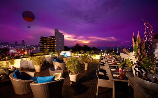 Hotel Baraquda Pattaya By Heeton