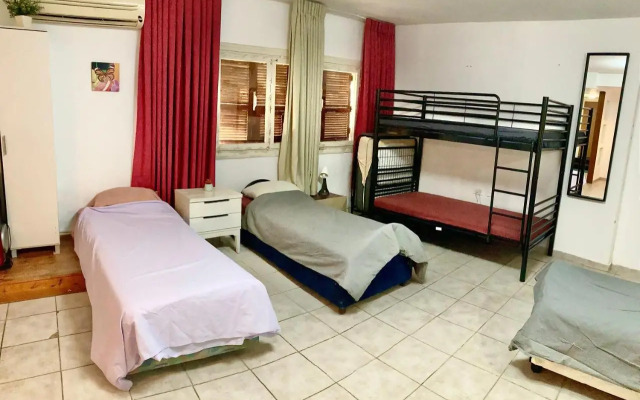 Low-Cost Guesthouse - By The Beach!