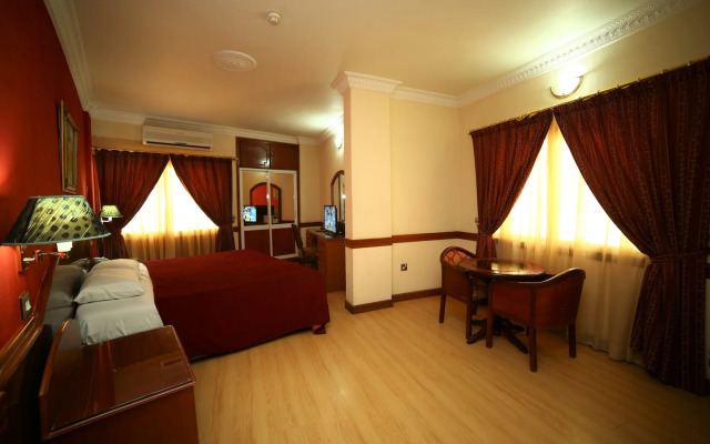 Awal Hotel