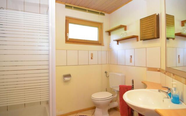 Cosy Apartment With Covered Porch