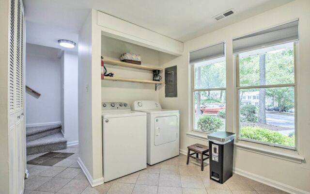Walk to Dtwn & Breweries: Townhome in Cary!