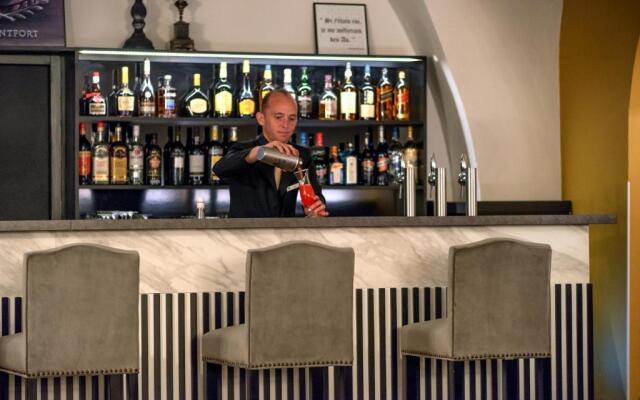 SOWELL COLLECTION Hôtel du Roi & SPA