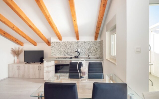 A5 - Spacious apt With the sea View & use of Pool