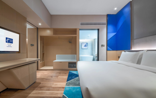 Holiday Inn Express Shenzhen Longhua by IHG – Guest Rooms – Shenzhen