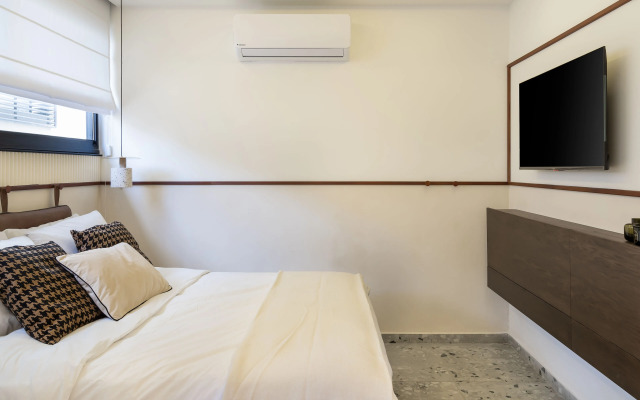 Mulan TLV Hotel