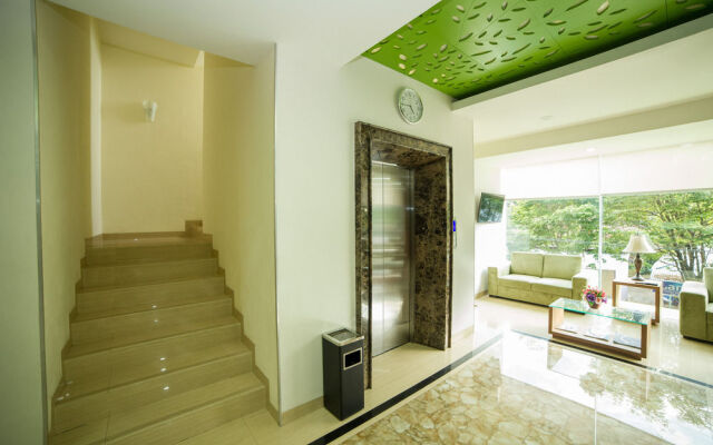 Airy Boulevard Ahmad Yani 17 Manado