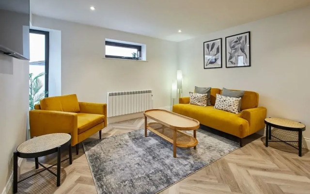Host Stay Driftwood Apartment