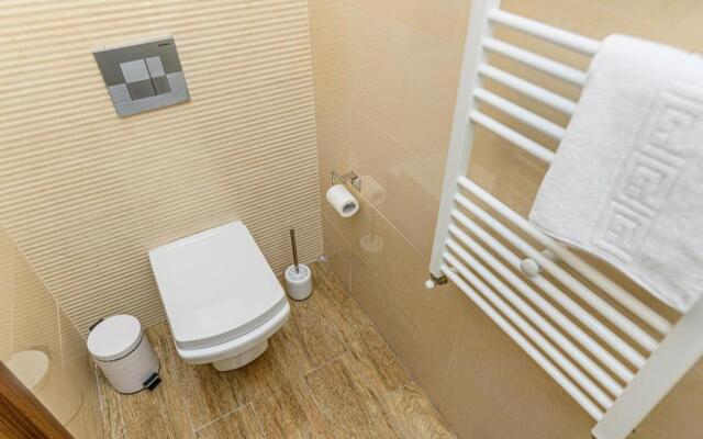 Isaran 2D3E Apartment Brașov