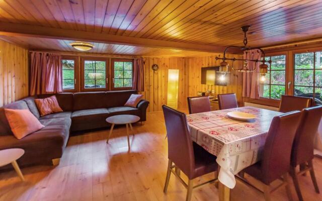 Charming Little Chalet for 6 People & Free Ski Lockers