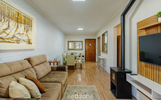 Apto espaçoso c/ lareira interna em Gramado AVP105