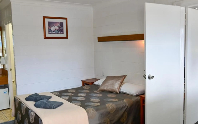 Byer Fountain Motor Inn, Holbrook – Guest Rooms – Holbrook