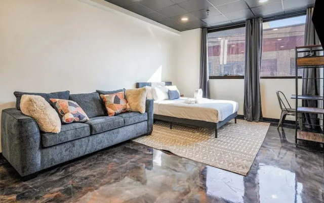 461 Melwood Suites Unit 102  Studio