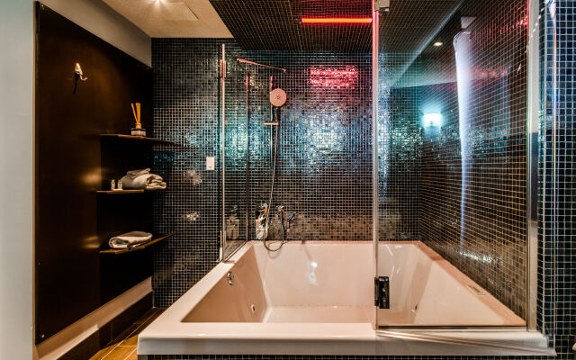 Olux Hotel Motel & Suites
