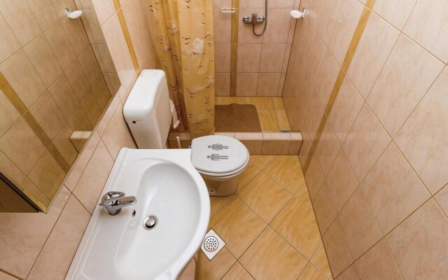 Beautiful Home in Klenovica With 7 Bedrooms and Wifi