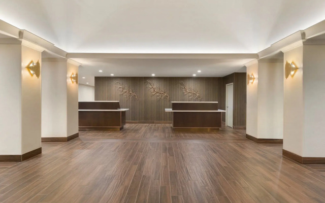 Embassy Suites by Hilton Milwaukee Brookfield