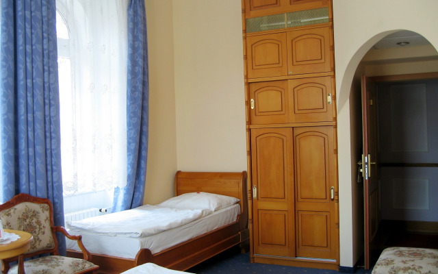 Opera Hotel