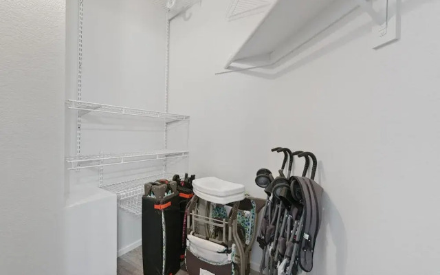 Desert 6BR Pool BBQ Games Parking - S1