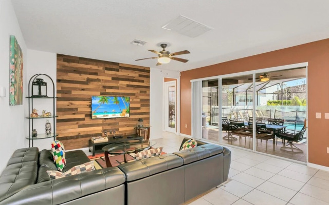 6BR Luxury Home w Private Pool BBQ