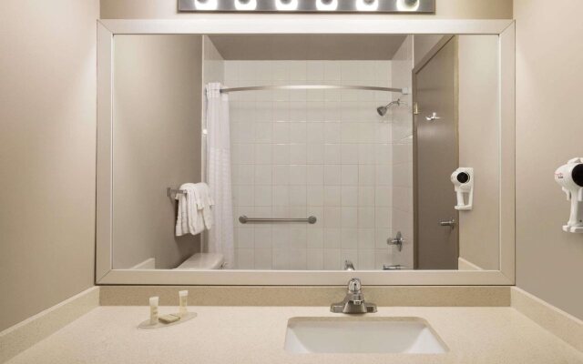 Spark by Hilton Woodstock