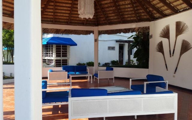 2 Bedrooms 2 Bathrooms Pool And Near From The Beach
