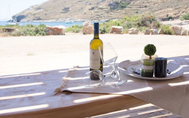 Spathi Beach Bar Restaurant & Suites