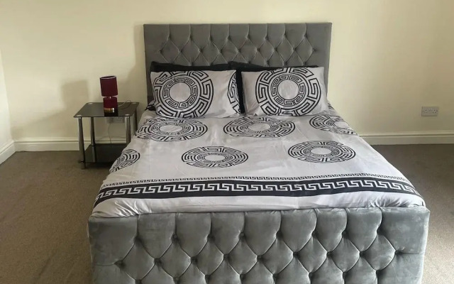 Stylish 1-bed Apt - Sleeps 4 - Parking - Wifi