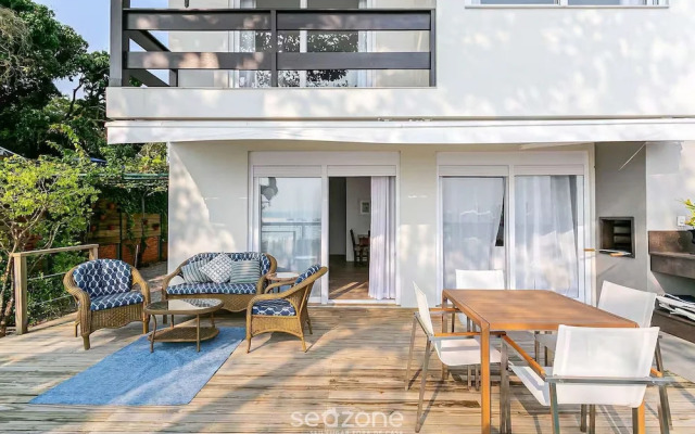 Seafront Beautiful House in Sto. Antonio Cda1647