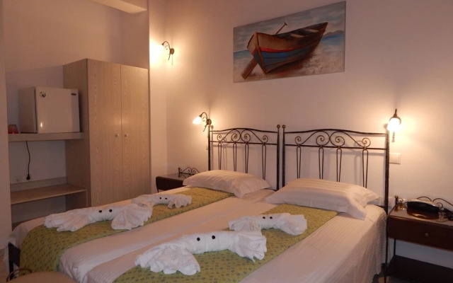 Tinos Suites & Apartments