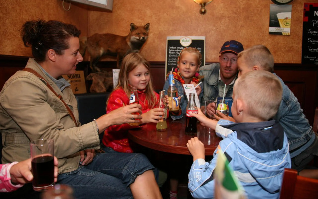 Comfy Chalet With Sunshower, Located in a Forrest
