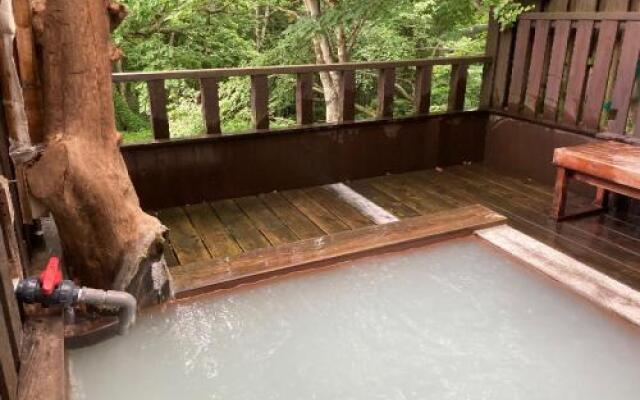 Shinyu Onsen Kurikomaso