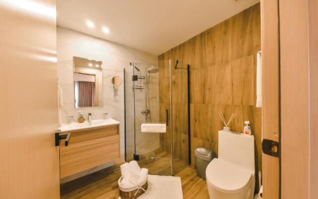 Fully Serviced Apartment at Regatta Living II - 6C