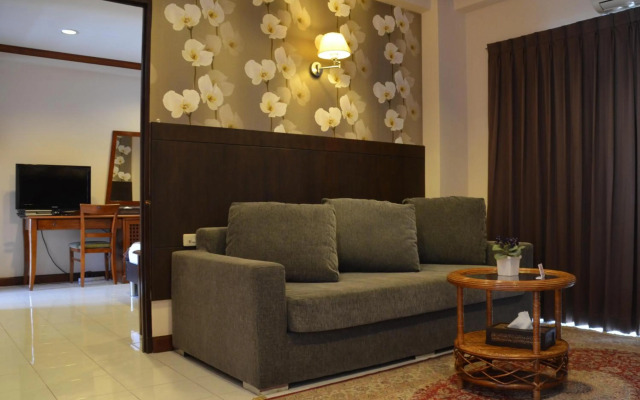 Inn House Hotel